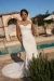 Modeca Manon close