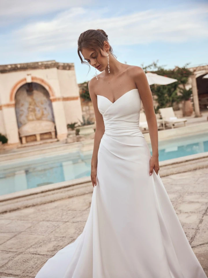 Modeca Maribel close