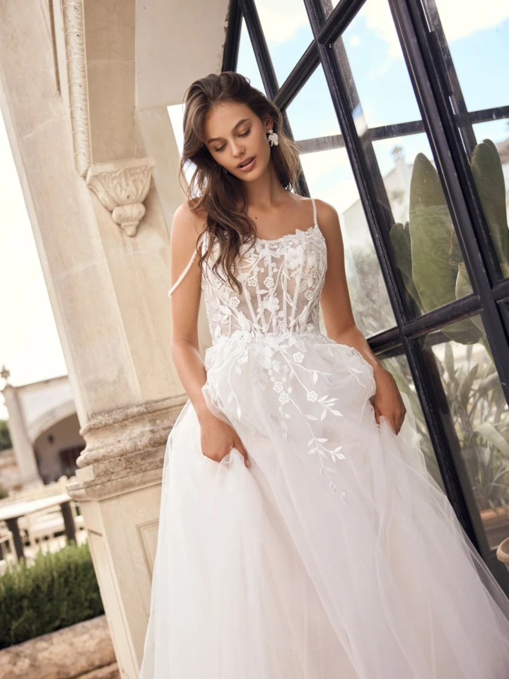 Modeca Marlo close