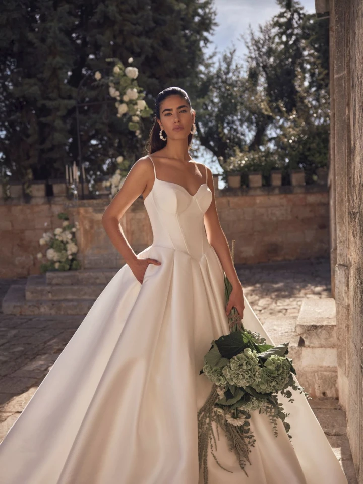 Modeca Myrthe close