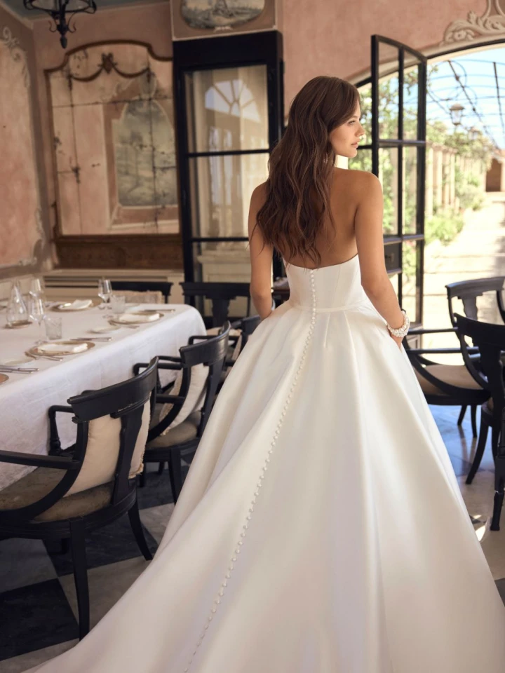 Modeca Mystique close back