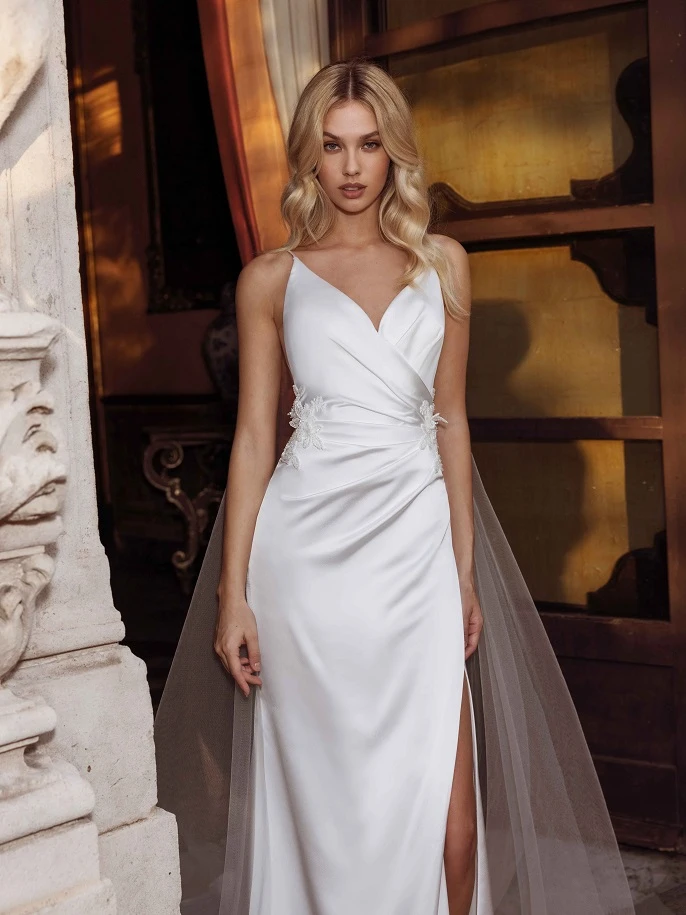 Modeca Ritchie close