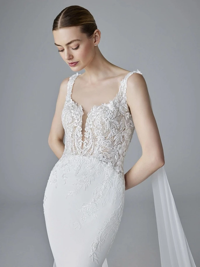 Pronovias Alix close