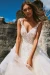 Pronovias Tunya close