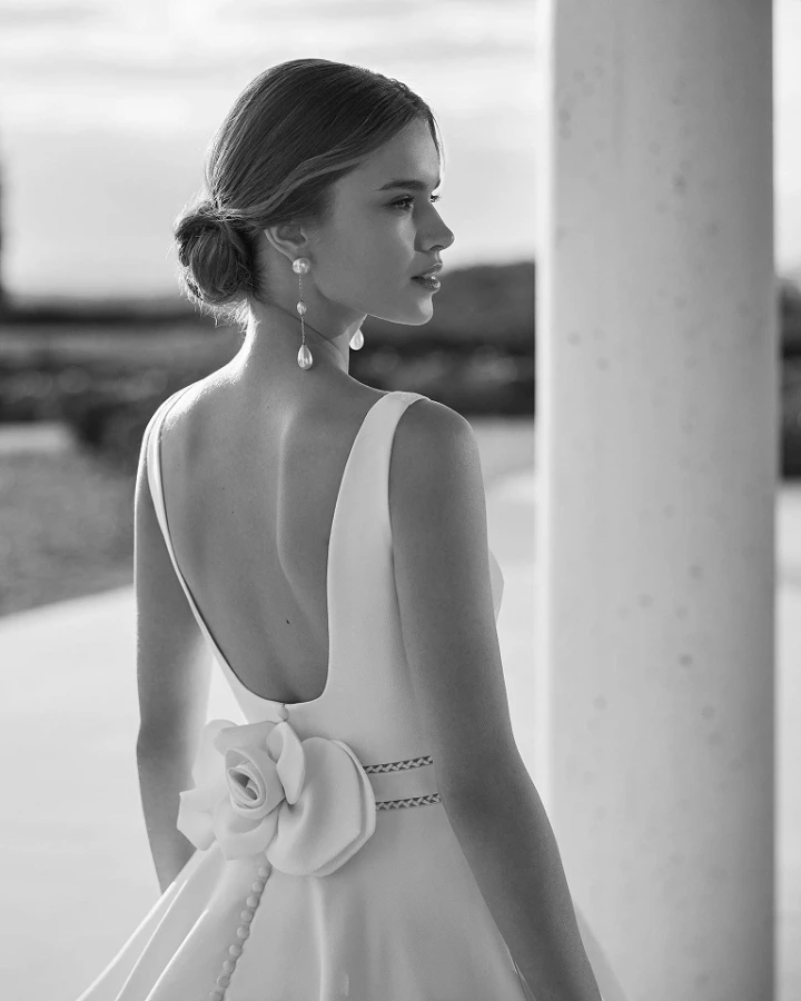 Rosa Clara Vora back close