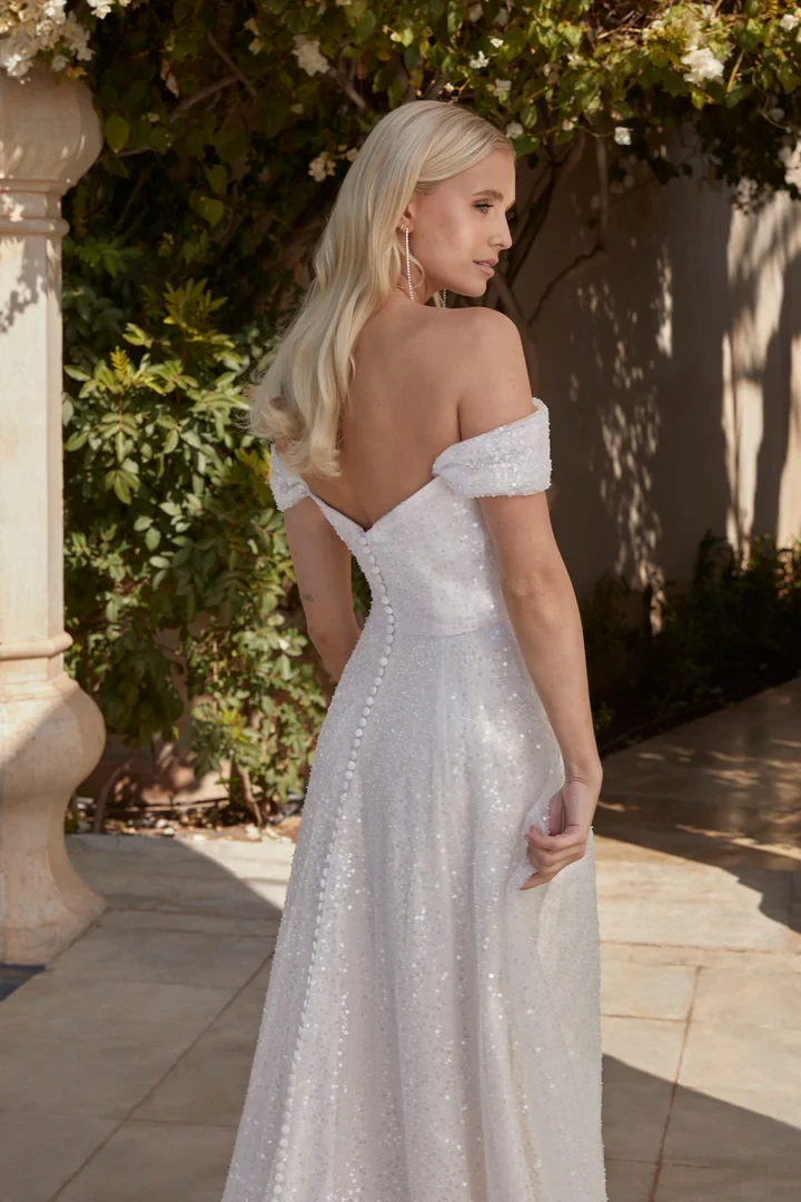 Sincerity 44428 back close