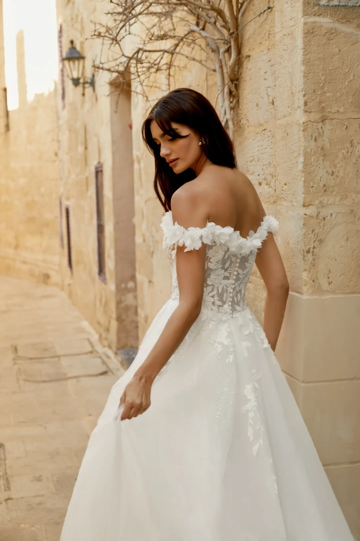 Sincerity 44500 close back