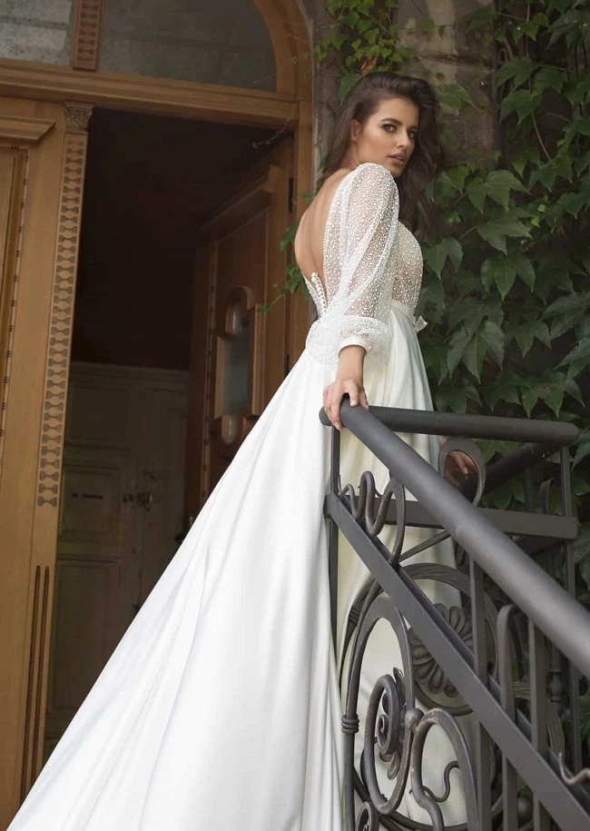 Tanya-Grig-Ariana-back