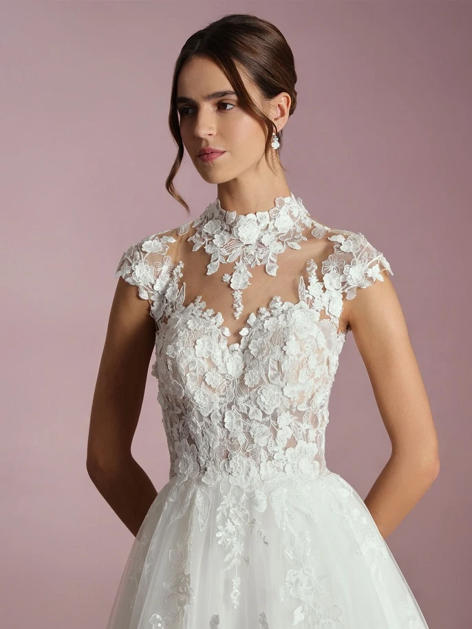 white one ayako close