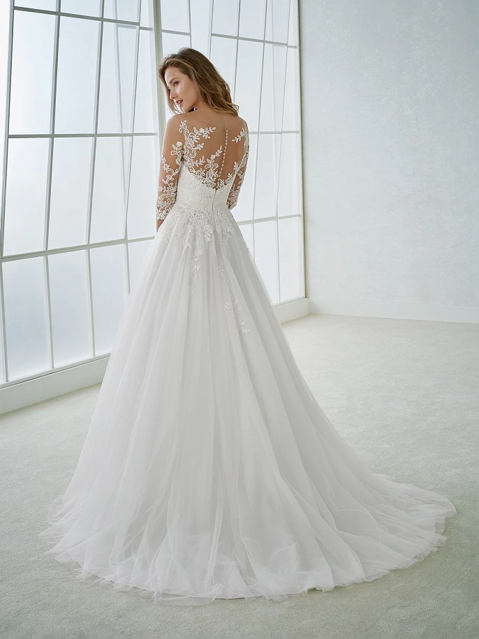 White One Feria back