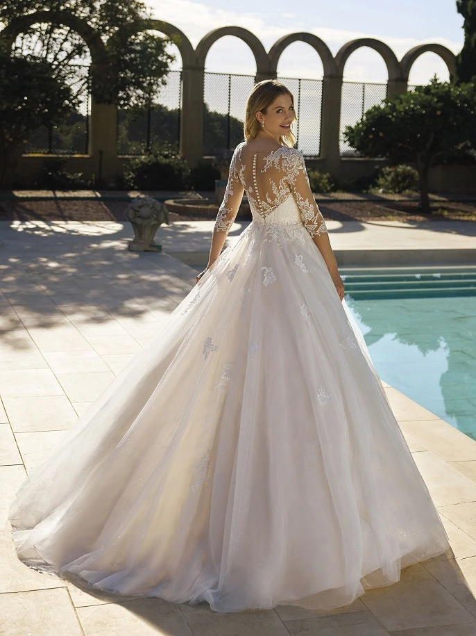 white one twist back