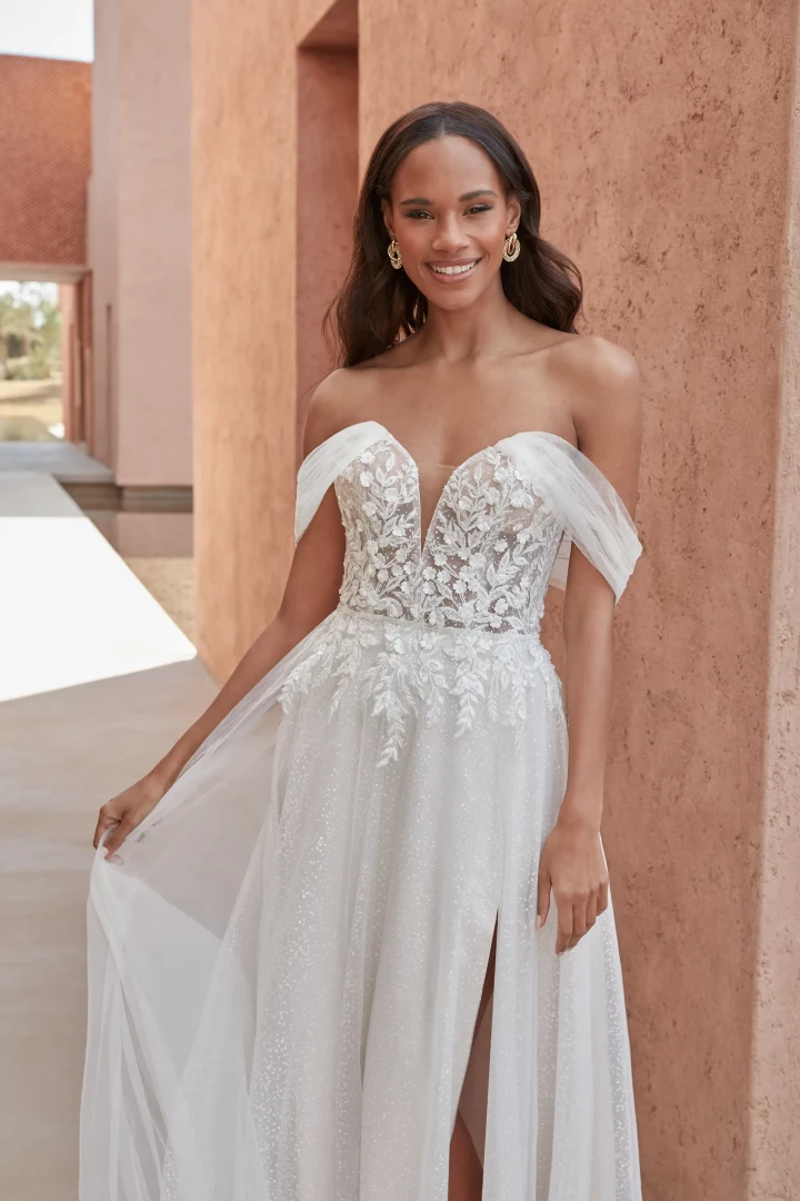 Adore by Justin Alexander 11323 Ana close