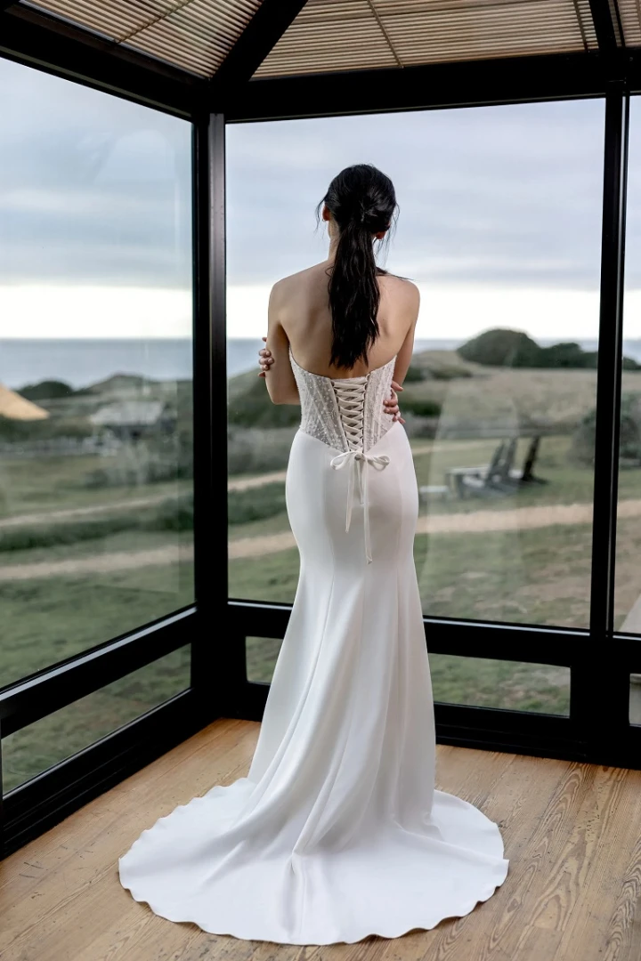 adore by justin alexander 11411 back