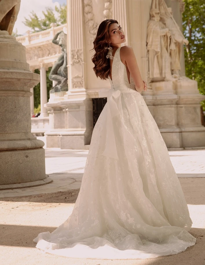 Agnes Fashion Group TO 2002T back