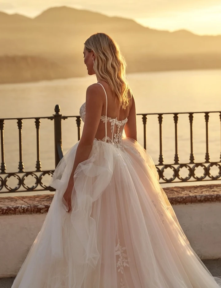 Amelie 15018 close back 