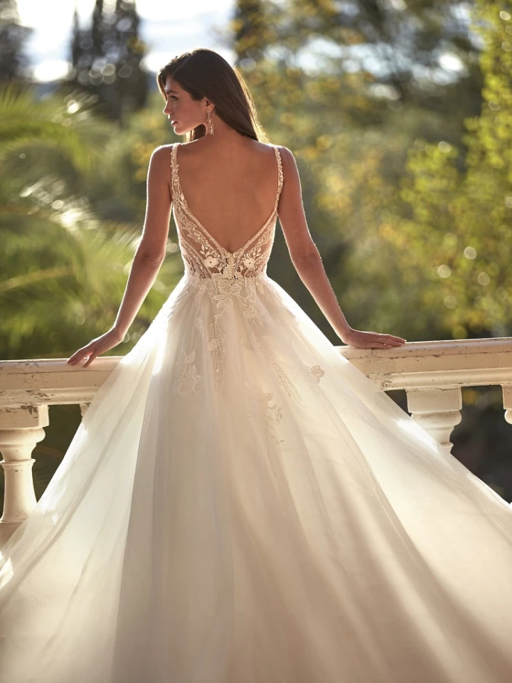 Amelie 25015 close back