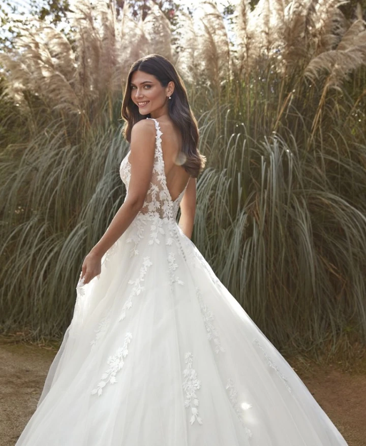 Amelie 25016 close back 