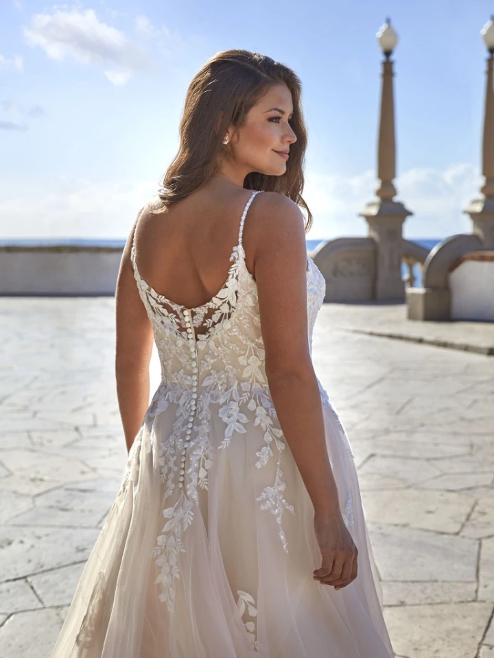 Amelie 35027 close back