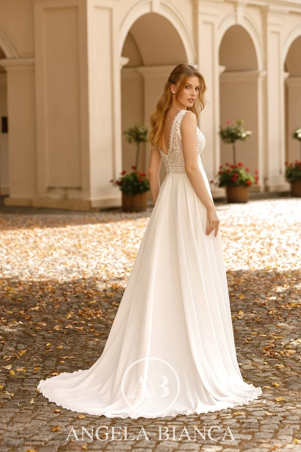 Angela Bianca 1096 back