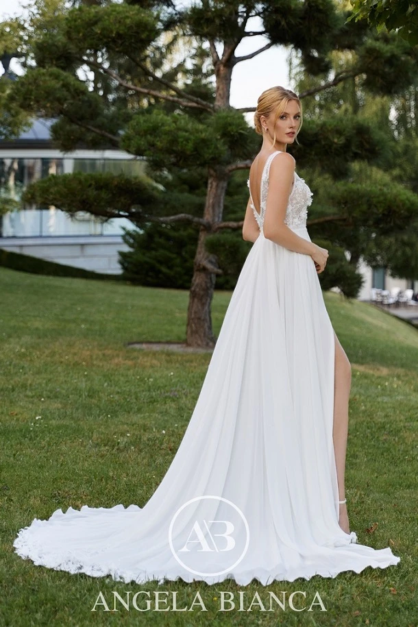Angela Bianca 1121 back