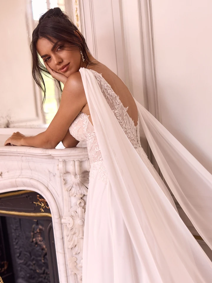 Bianco Evento Adan close back 2