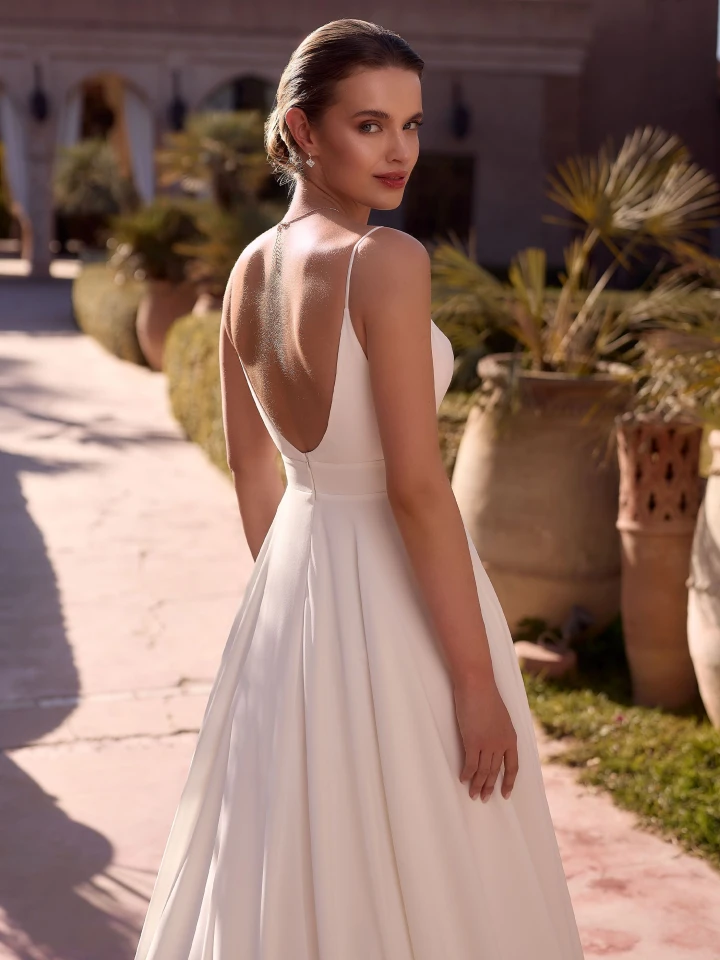 Bianco Evento Luca close back