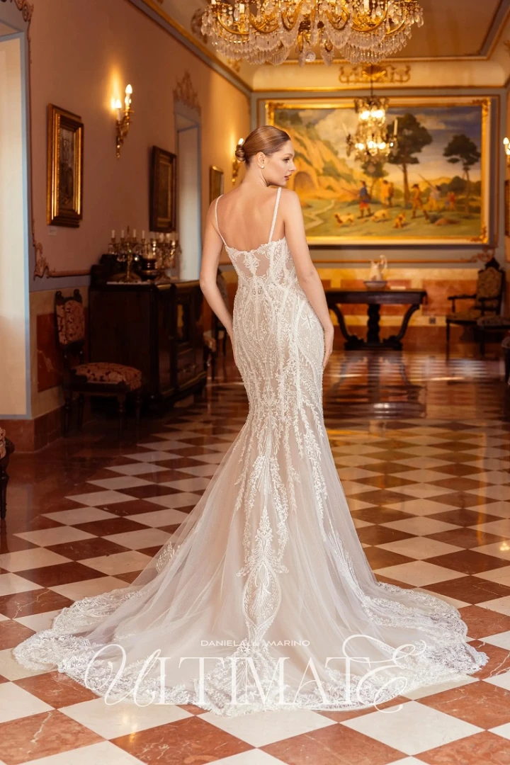 daniela di marino 7413 back