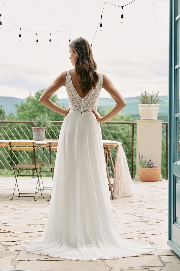 Elizabeth Bridal E-5012T back