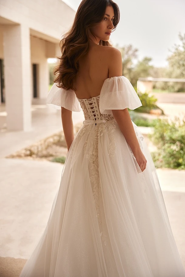 elizabeth passion e 5601t close back