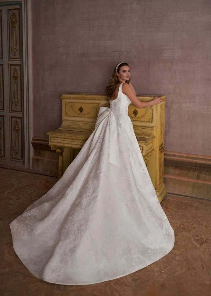 herve paris neela back