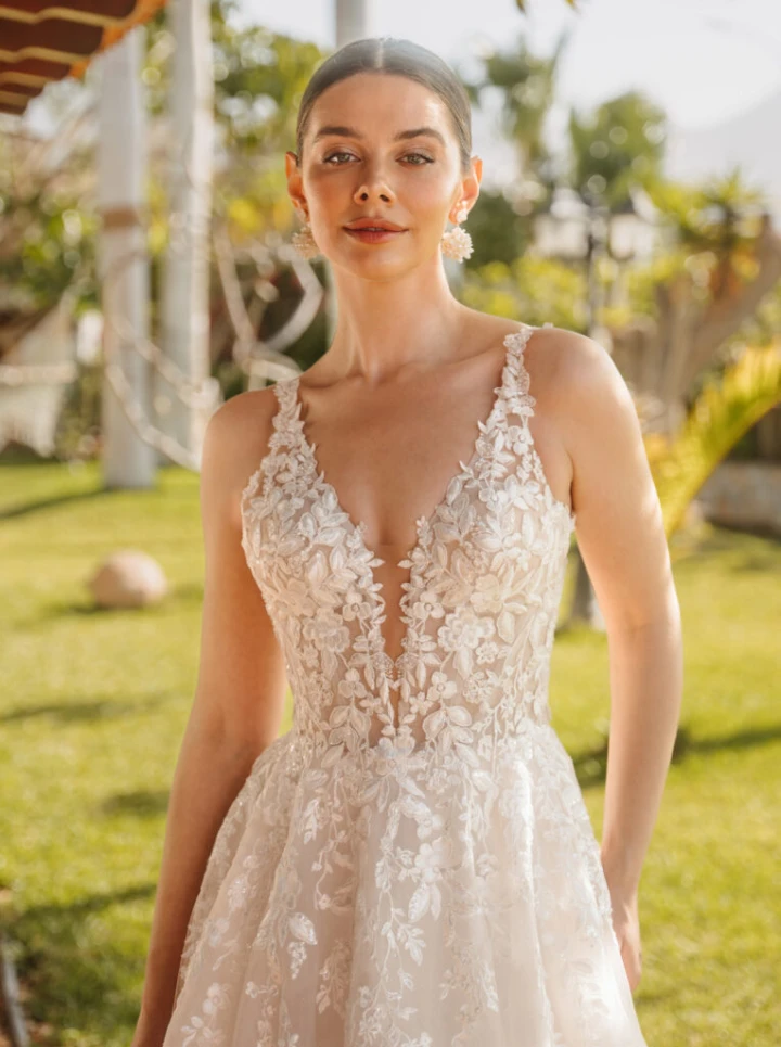 lisa donetti 2600 close