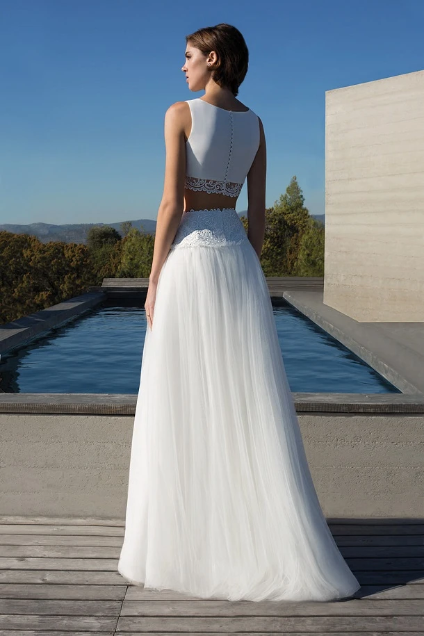 Metropolitan ME135 back