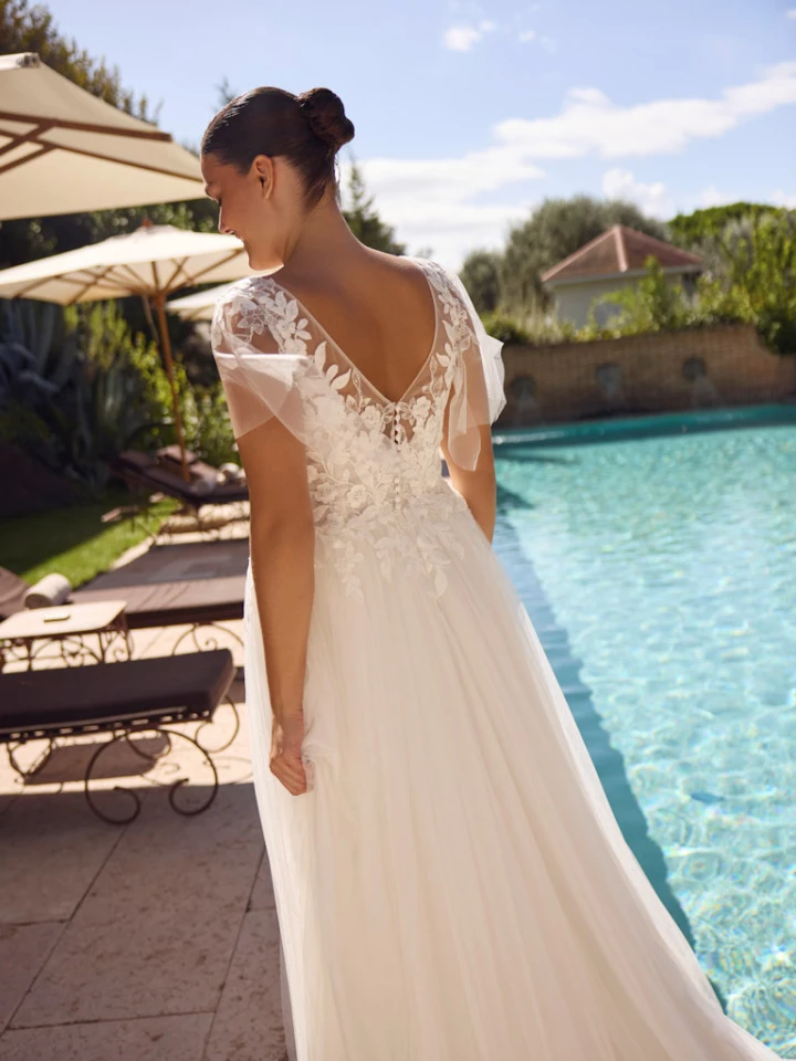 Modeca Jada back close