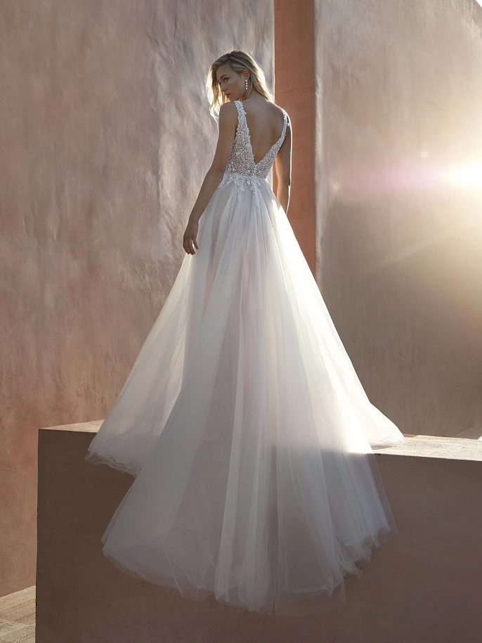 pronovias crimson back