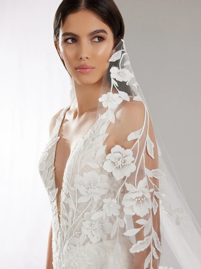 pronovias jesy close