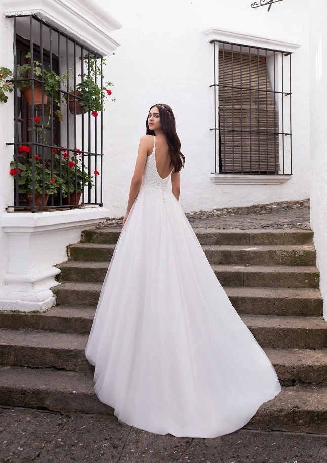 Pronovias Sycorax back