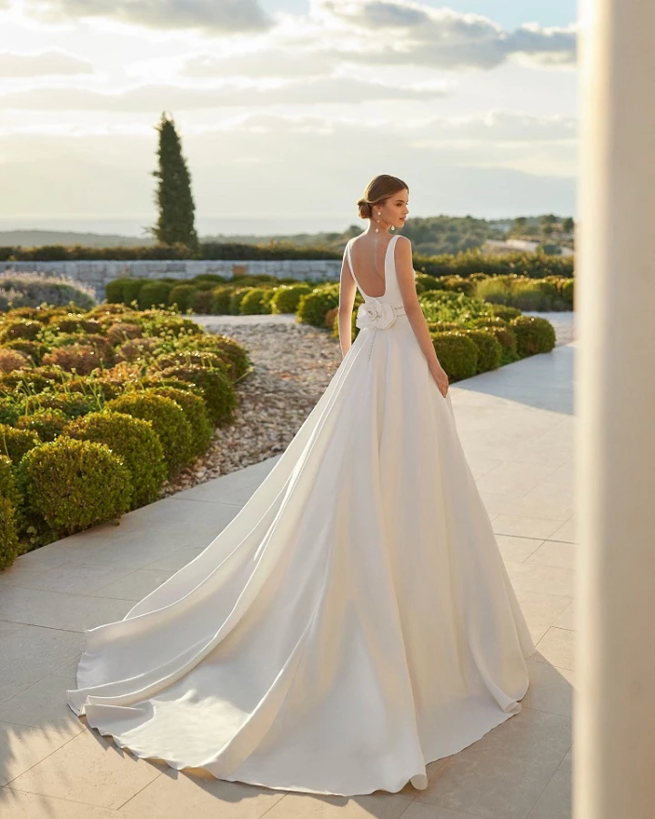 Rosa Clara Vora back