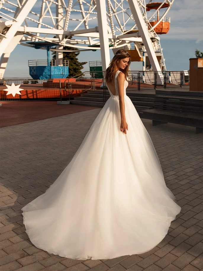 White One Gloria back